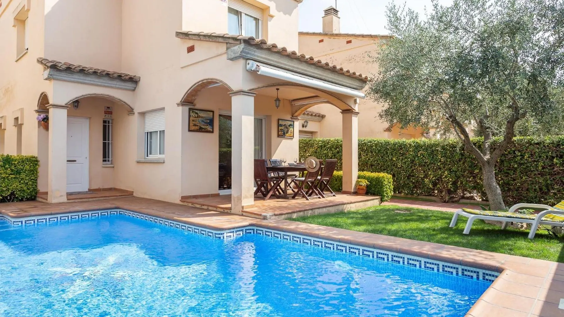 Casa Hermosa L' Escala 別荘